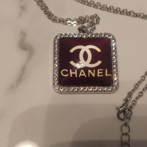 Necklace - Picture 2 of 3